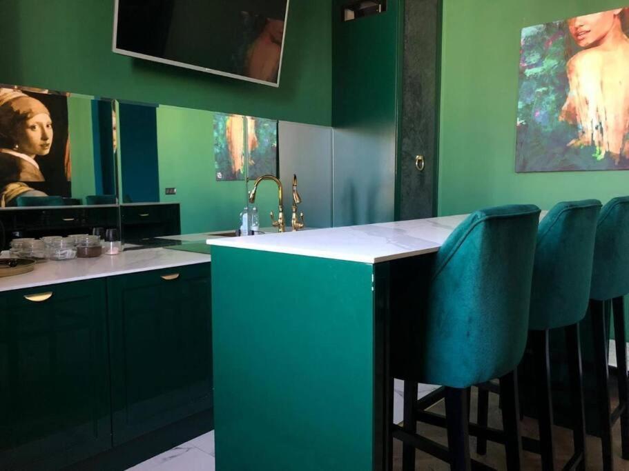 City Center Apartment Near Public Swimming Pool وارسو المظهر الخارجي الصورة