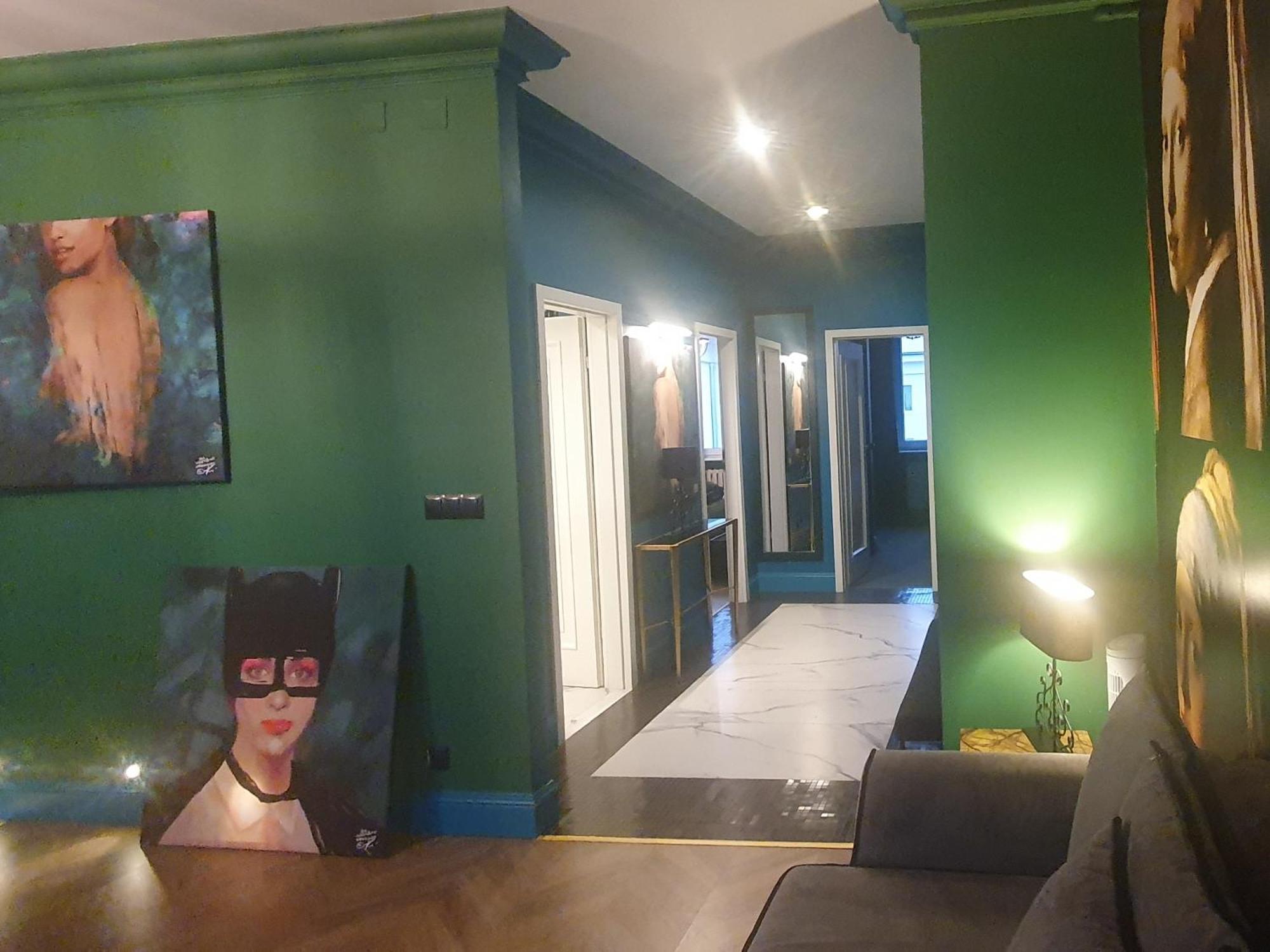City Center Apartment Near Public Swimming Pool وارسو المظهر الخارجي الصورة