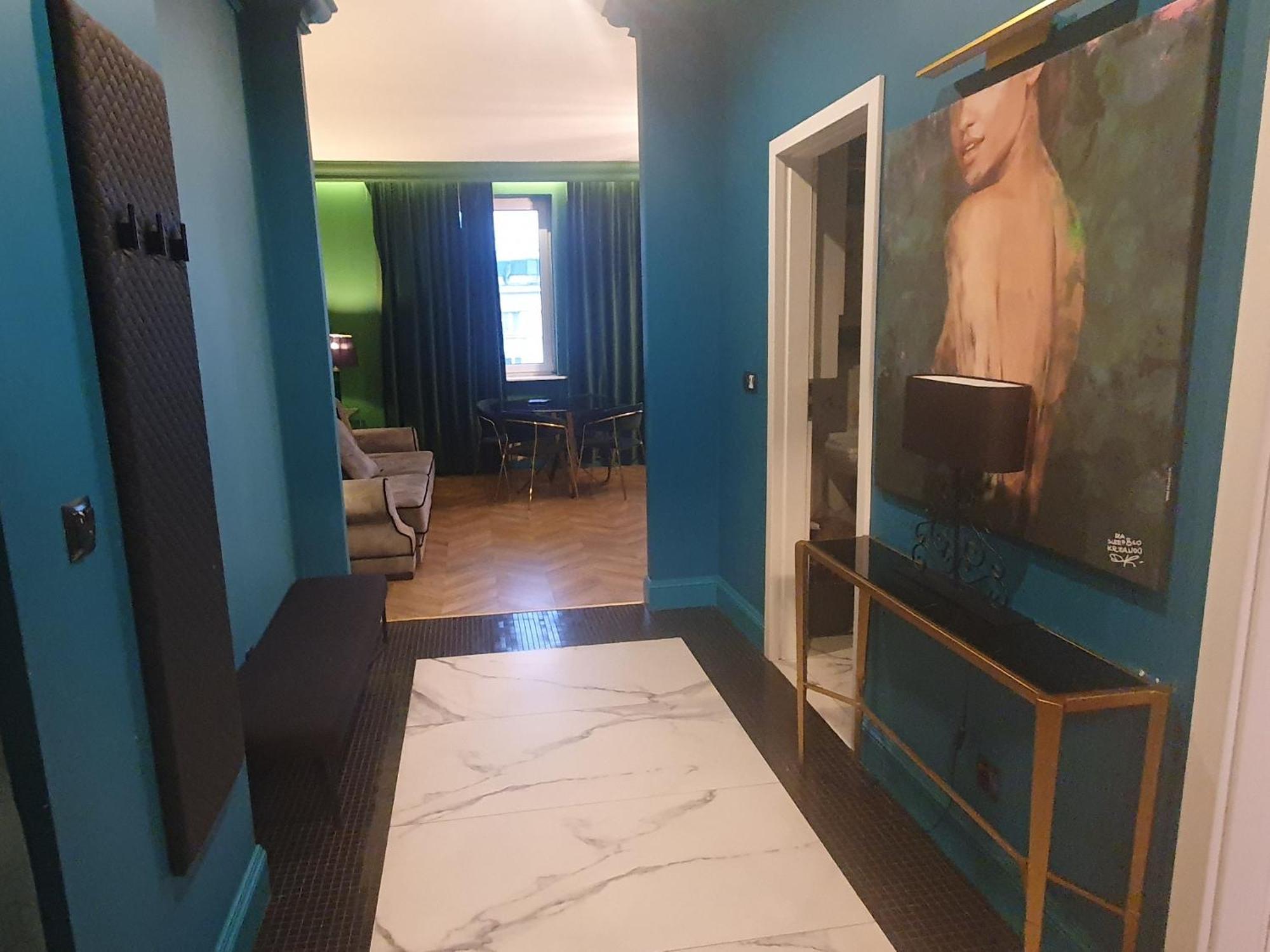 City Center Apartment Near Public Swimming Pool وارسو المظهر الخارجي الصورة